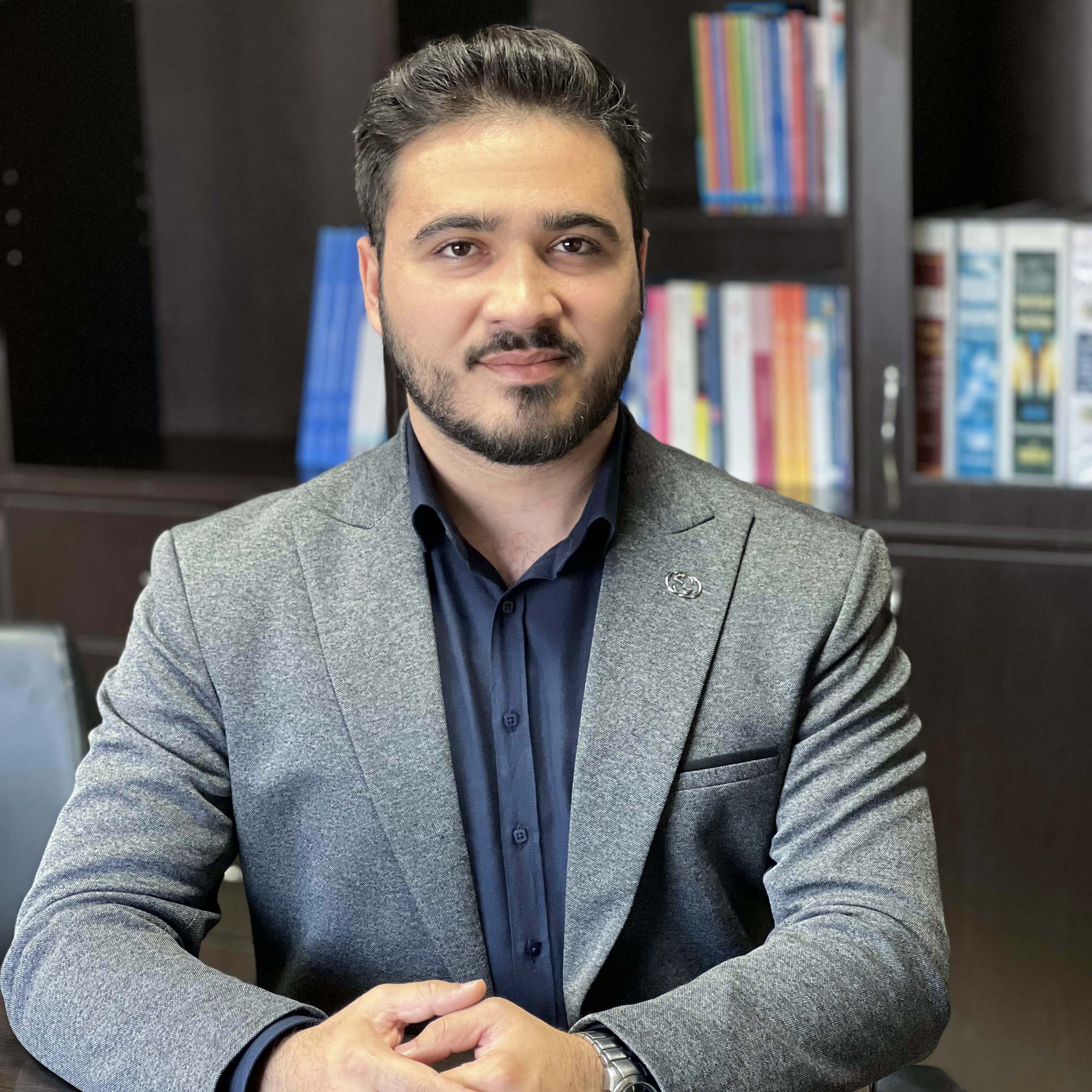 احسان رستمی کارشناس ارشد مدیریت دانش در شرکت مشاوران توسعه آینده
